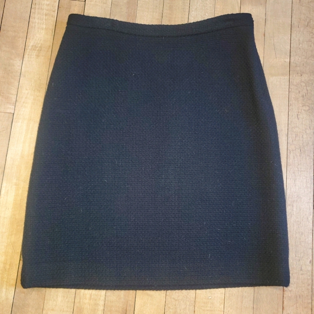Banana Republic black pencil skirt